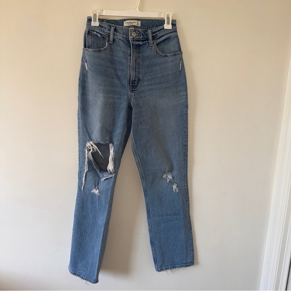 Abercrombie & Fitch
The '90s Straight Ultra High Rise Curve Love 26 / 2 R